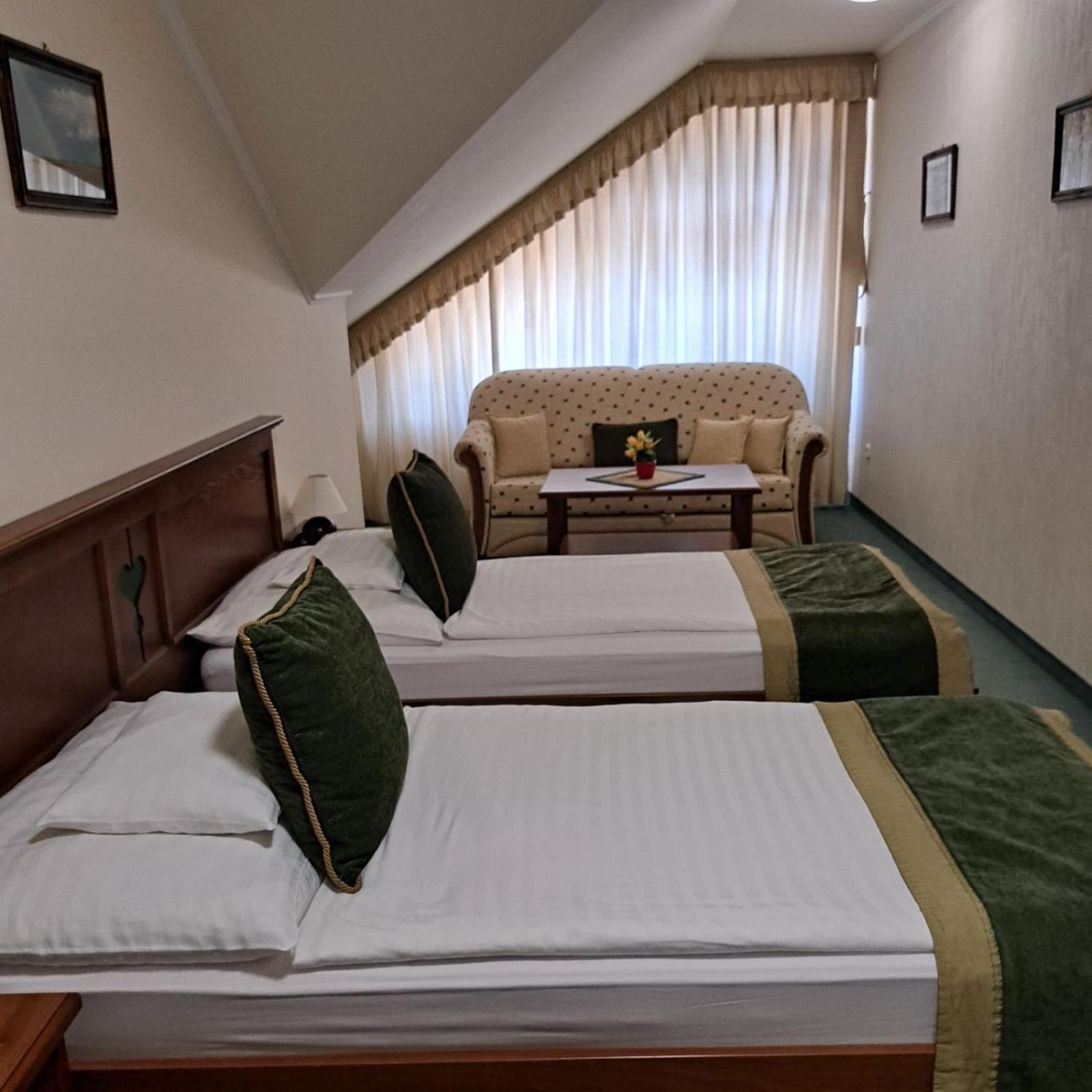 Fulopszallas Kigyosi Csarda & Panzio B&B 외부 사진
